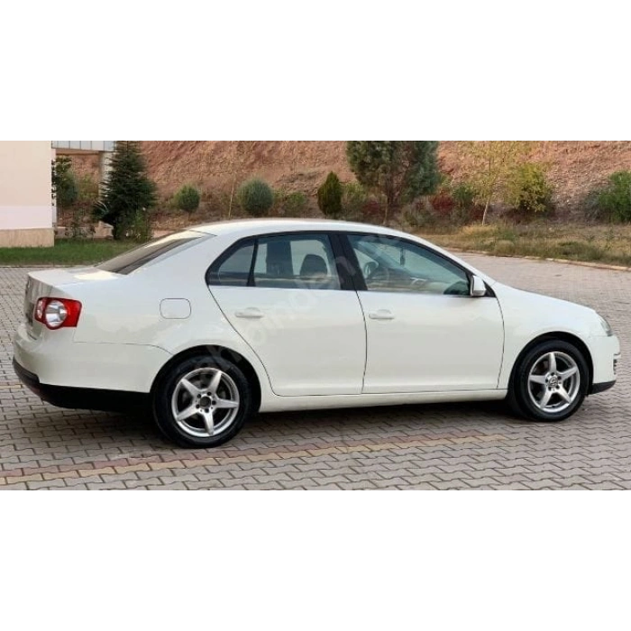 VOLKSWAGEN JETTA- 5- 06/10; ARAÇ BİLGİLERİ VE RESİMLERİ