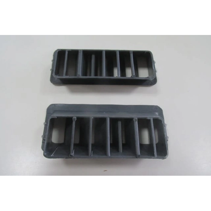 VOLKSWAGEN TRANSPORTER- T4- 90/95; ÖN GÖĞÜS CAM HAVALANDIRMA IZGARASI SAĞ/SOL SET (2 PARÇA)