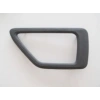 PEUGEOT 405- 92/96; ÖN KAPI İÇ AÇMA KOLU ÇERÇEVESİ SAĞ KOYU GRİ