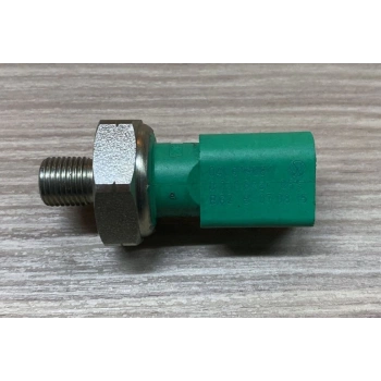 YAĞ BASINÇ MÜŞÜRÜ ORJİNAL GOLF7-A3-LEON-PASSAT-TIGUAN-CADDY CLHA-CLHB-DCXA-CRLB-CRKB-CUVC 1,6 TDİ-2,0 TDİ 13-