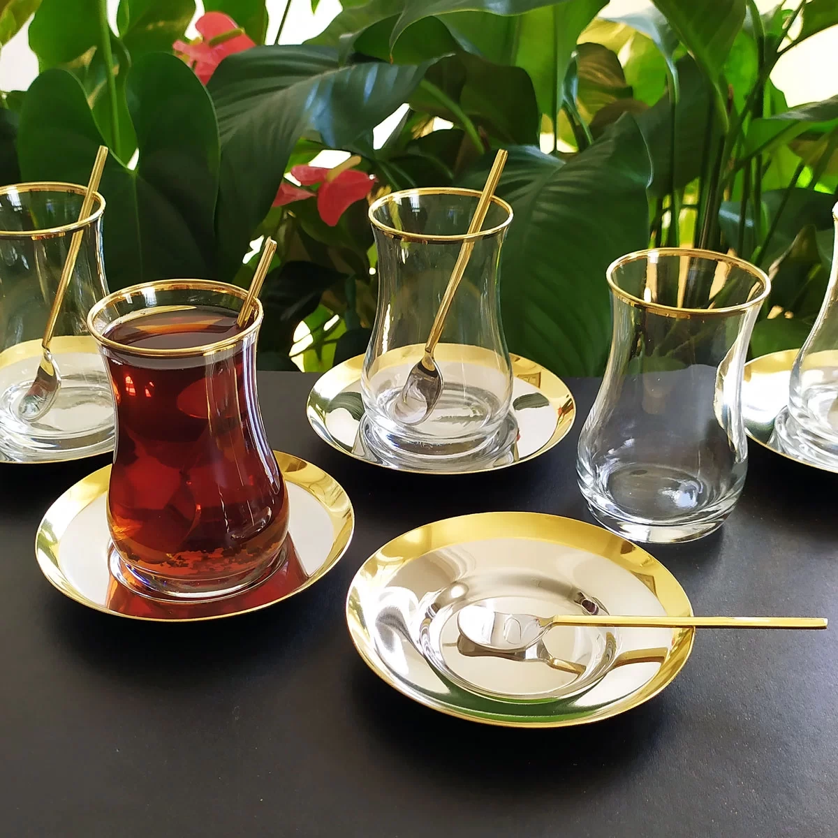Eva Gold Çelik Tabak ve Kaşıklı Çay Seti- 6 Kişilik