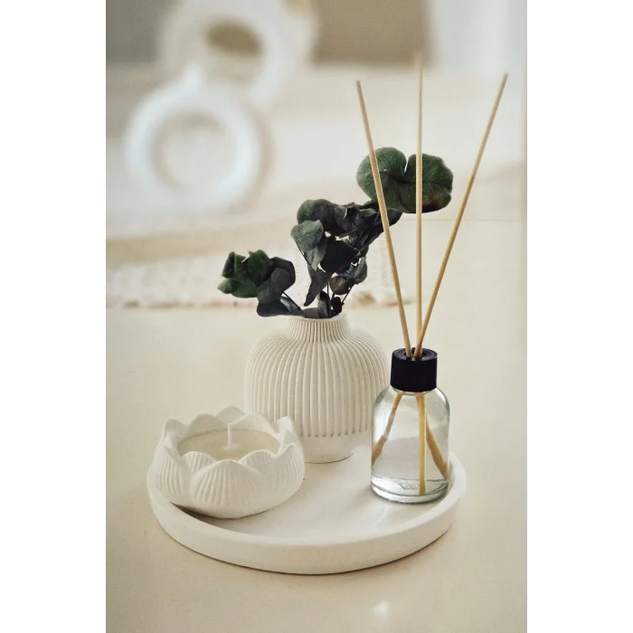 Hediyelik Tepside İskandinav Vazo Bebek Pudrası Kokulu Lotus Mum ve Oda Kokusu