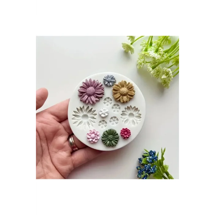 Küçük Papatya Çiçekleri 13lü Mum Beton Silikon Kalıp (1 Adet)