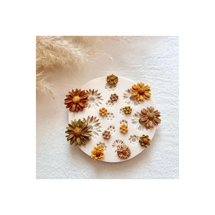 Küçük Papatya Çiçekleri 13lü Mum Beton Silikon Kalıp (1 Adet)