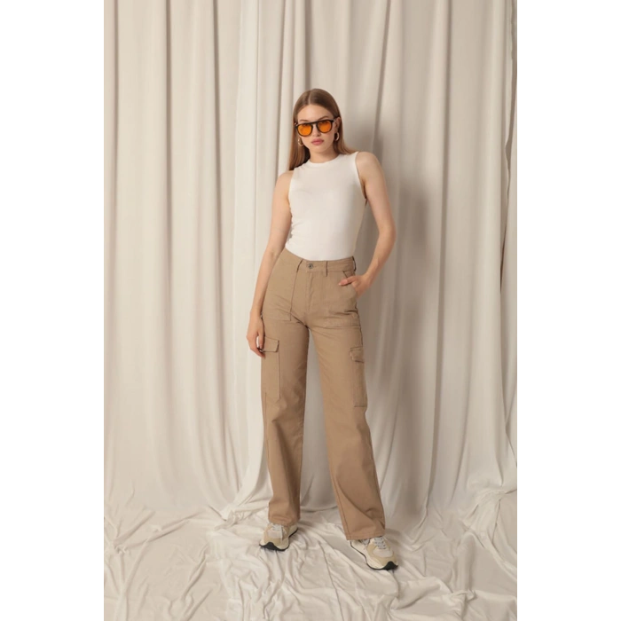 Denim Kumaş Kargo Cepli Kadın Bej Pantolon