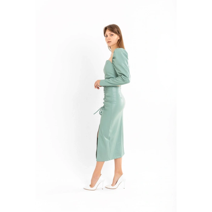 Deri Kumaş Diz Altı Boy Yırtmaçlı Büzgü Detaylı Kadın Etek-Mint