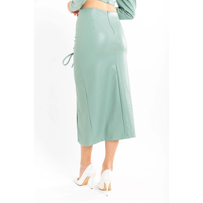 Deri Kumaş Diz Altı Boy Yırtmaçlı Büzgü Detaylı Kadın Etek-Mint