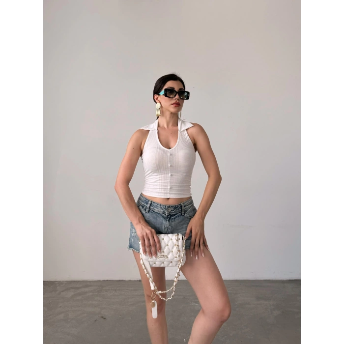 Gömlek Yaka Önü Düğme Detaylı Bluz