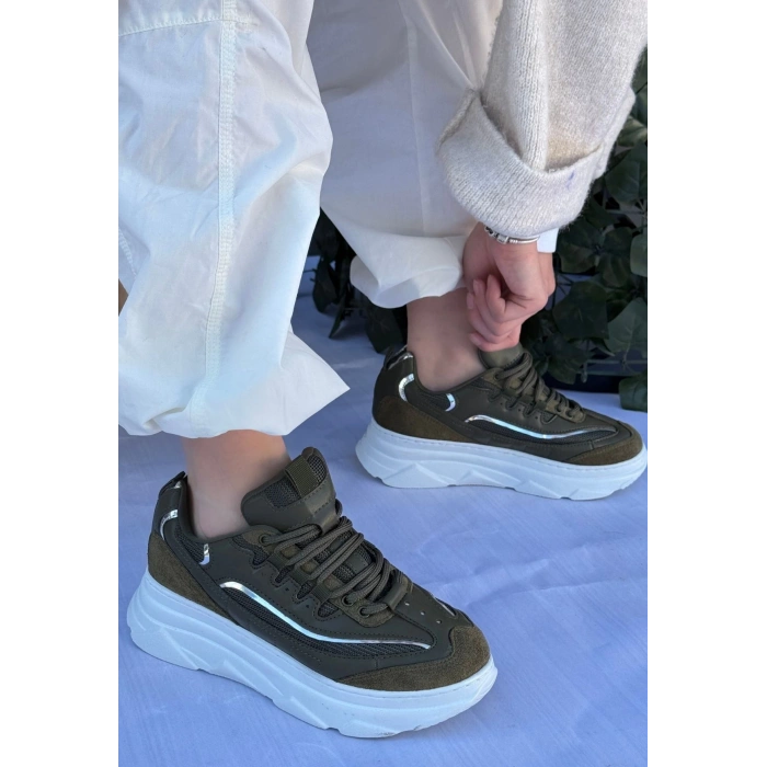 Imkea Yeşil Süet Gümüş Detaylı Spor Ayakkabı