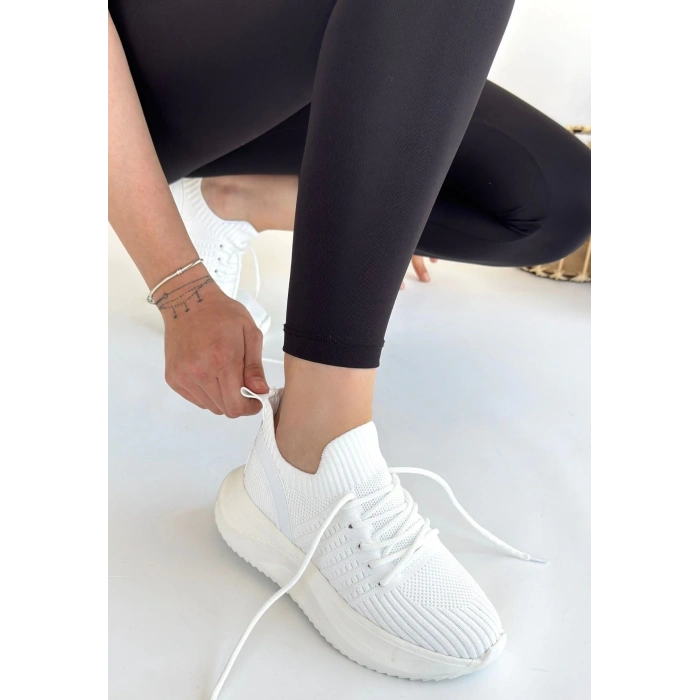 Jindy Beyaz Triko Bağcıklı Spor  Ayakkabı