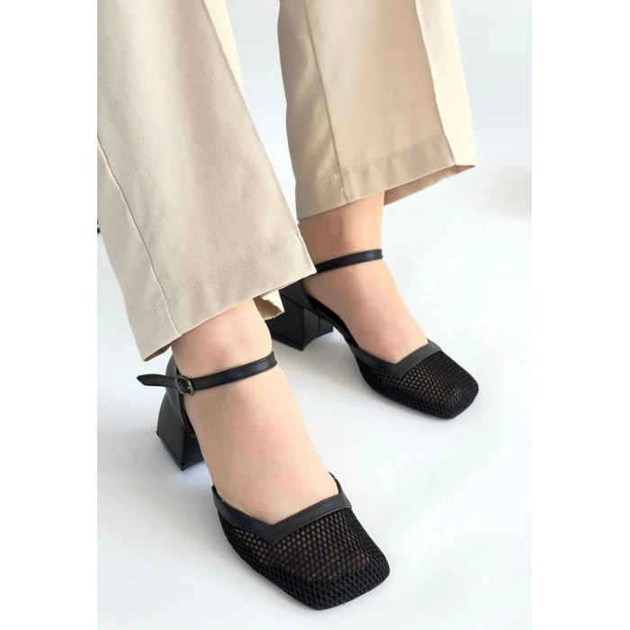 Jiole Siyah Cilt Topuklu Ayakkabı