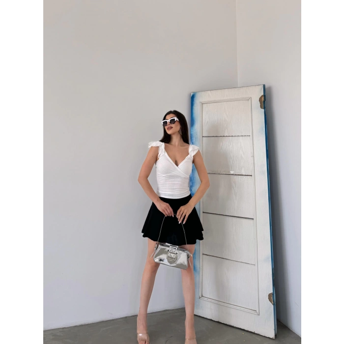 Kruvaze Yaka Omuzu Volanlı Bluz