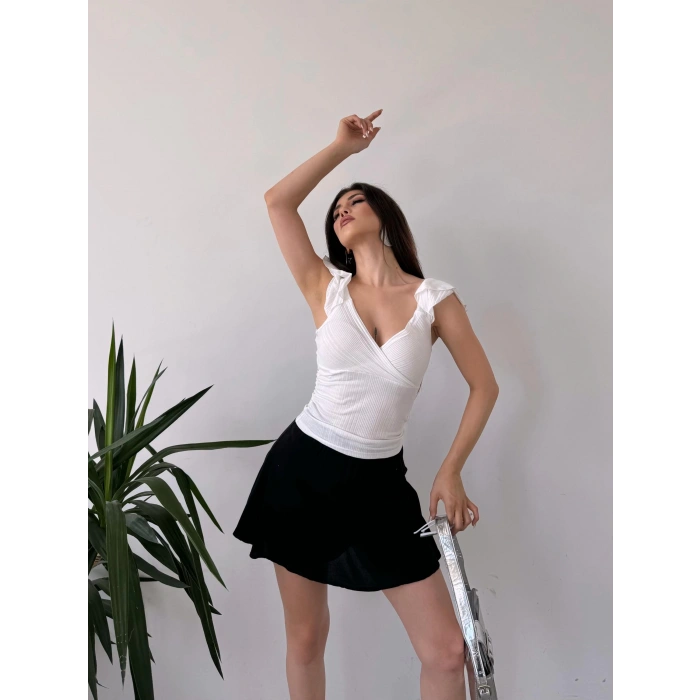 Kruvaze Yaka Omuzu Volanlı Bluz