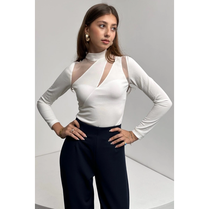 Lazer Kesim Tül Detaylı Bluz