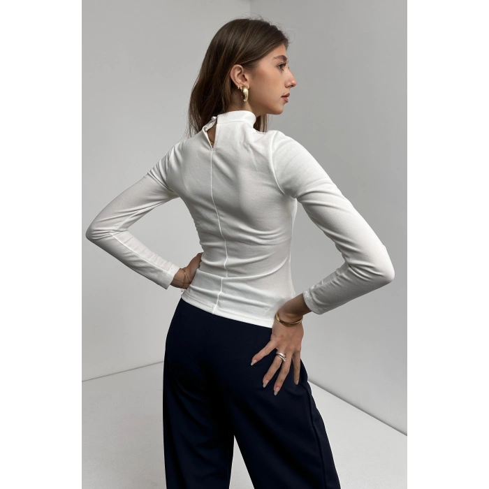 Lazer Kesim Tül Detaylı Bluz