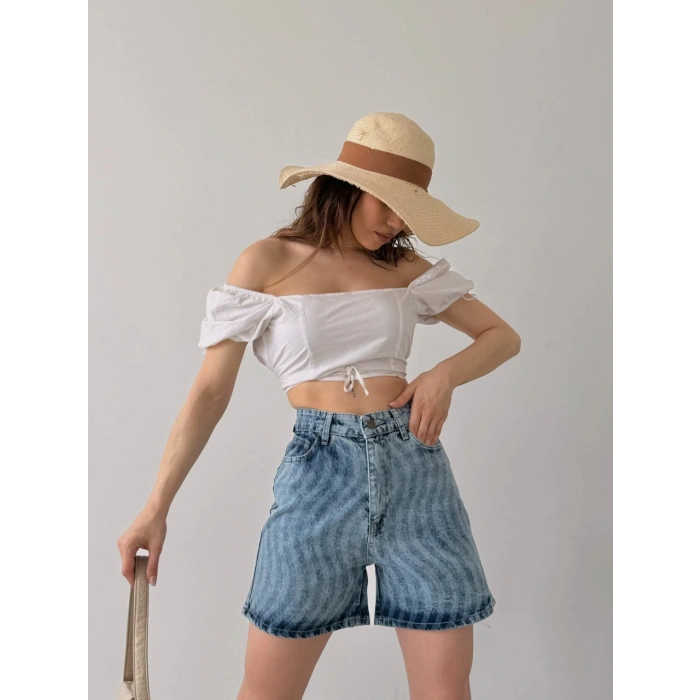 Paçası Püsküllü Desenli Denim Şort