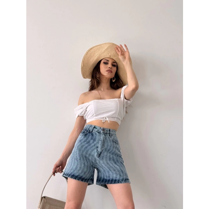 Paçası Püsküllü Desenli Denim Şort