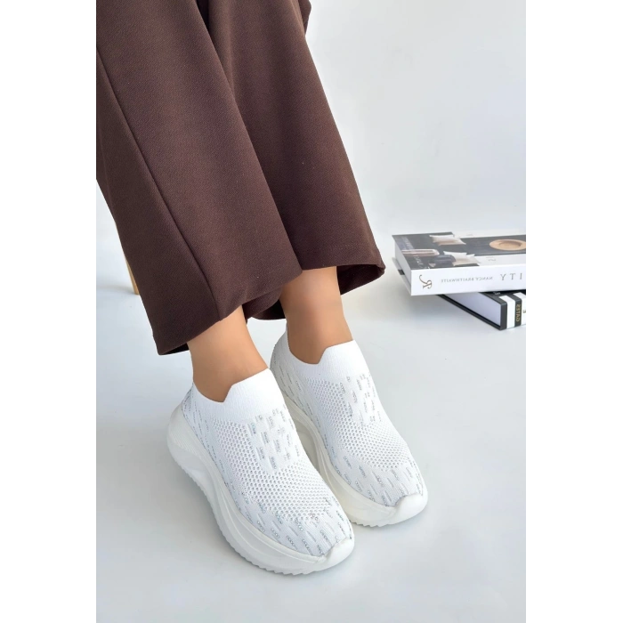 Soord Beyaz Triko Boncuk İşlemeli Spor Ayakkabı