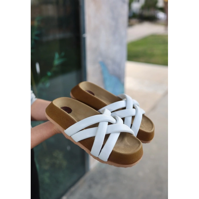 Tenda Beyaz Cilt Terlik