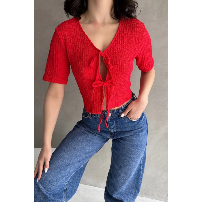 V Yaka Önü Bağlamalı Gofre Crop Bluz