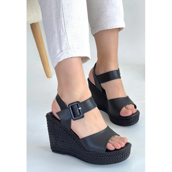 Wowo Siyah Cilt Dolgu Topuk Sandalet