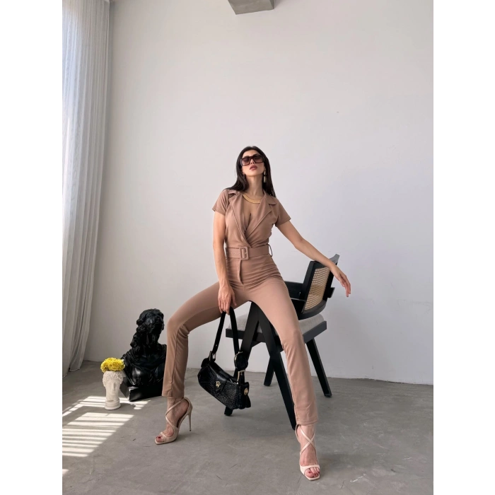 Yakalı Beli Kemerli Tulum