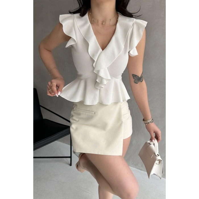 Yakası Ve Kolları Volanlı Crep Bluz