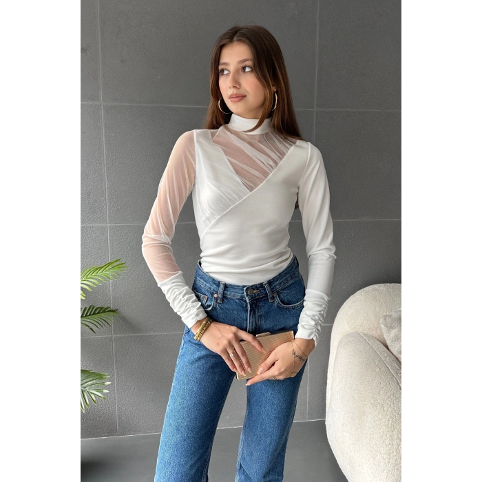 Yarım Balıkçı Tül Detaylı Bluz