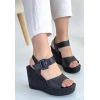 Wowo Siyah Cilt Dolgu Topuk Sandalet