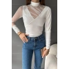 Yarım Balıkçı Tül Detaylı Bluz