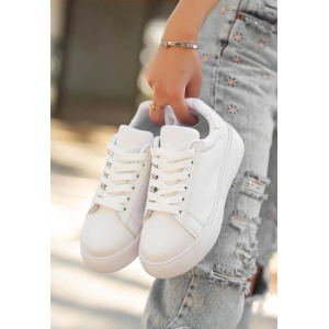 Nommi Beyaz Cilt Bağcıklı Spor Ayakkabı