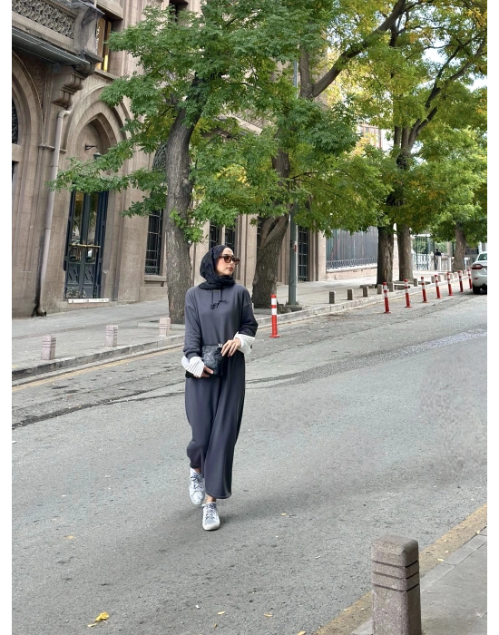 Kapüşonlu Kışlık 3 İplik Tesettür Elbise