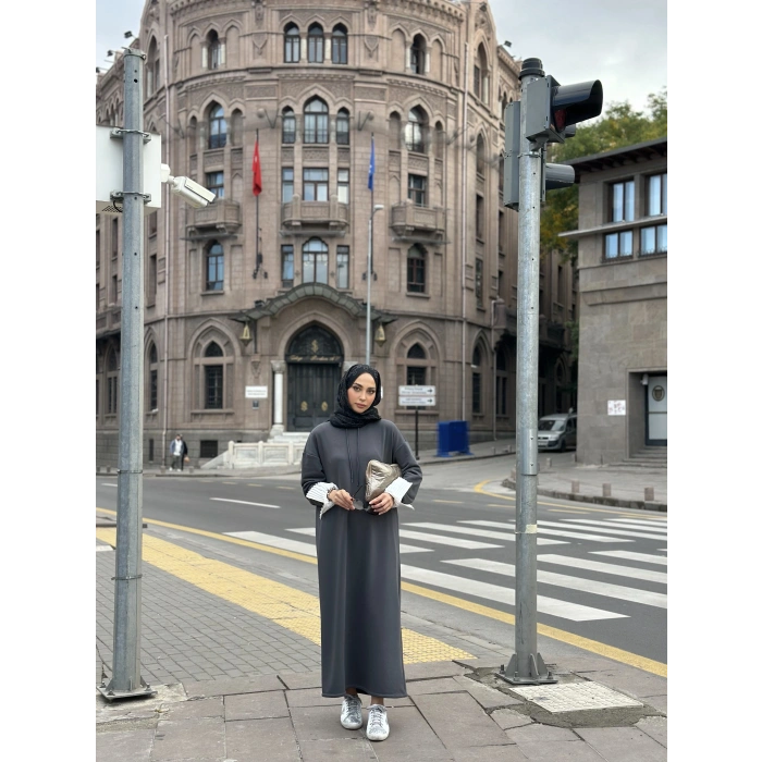 Kapüşonlu Kışlık 3 İplik Tesettür Elbise