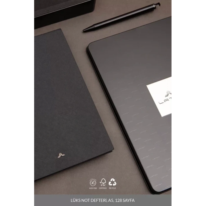 LATON SEİLU A5 PREMİUM TERMO DERİ YUMUŞAK KAPAK LÜKS DEFTER METAL KUTU SETİ ÇİZGİLİ 14.6x20.8cm 128 YAPRAK SİYAH