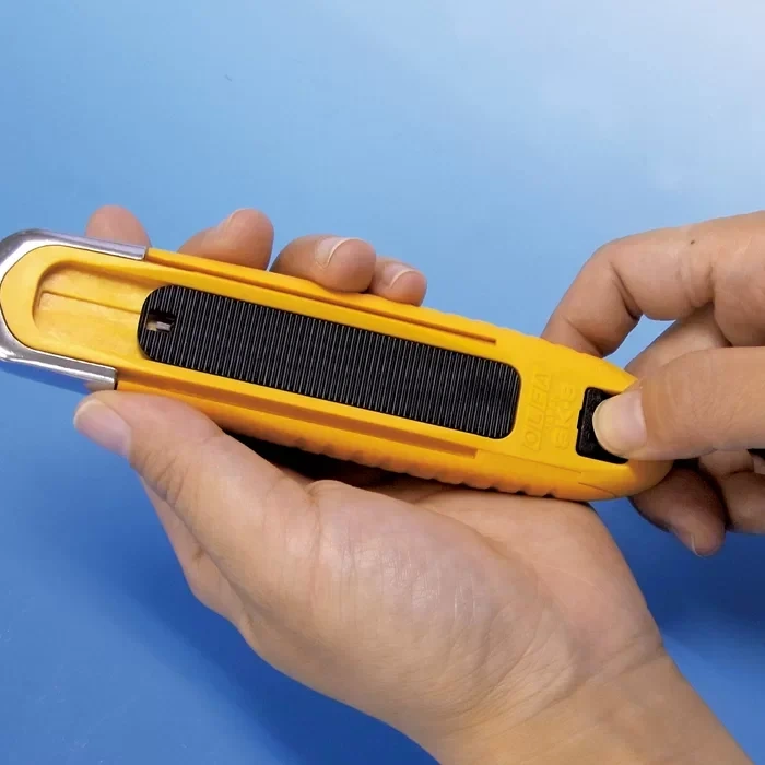 Olfa Sk-8 Otomatik Geri Kapanan Bıçaklı Profesyonel Maket Bıçağı