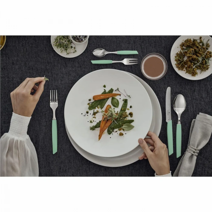 Victorinox 6.9096.11W41.24 Swiss Modern 24 Parça Masa Seti