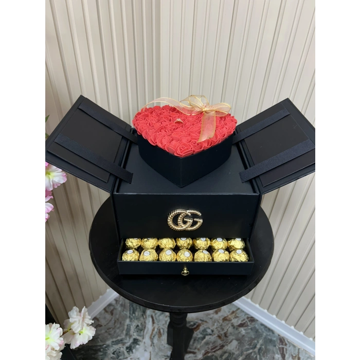 Premium Kutuda Lateks Güller & Çikolata