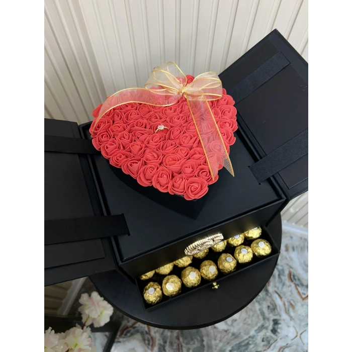 Premium Kutuda Lateks Güller & Çikolata