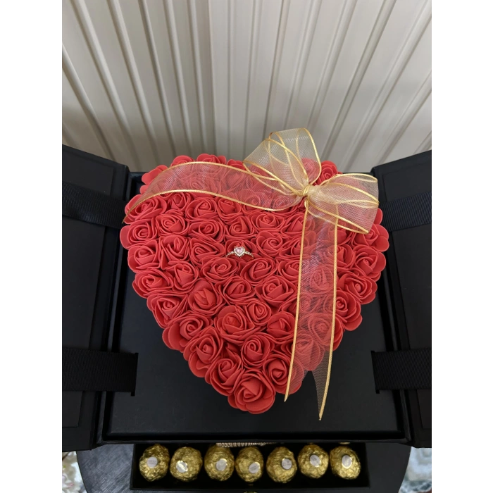 Premium Kutuda Lateks Güller & Çikolata