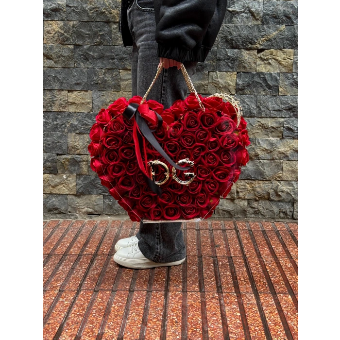 Premium Kalp Çantada Kadife Güller