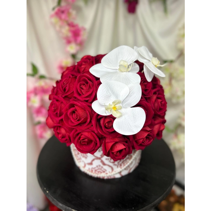 İnci Detay Islak Dokulu Orkide & Gül Aranjmanı