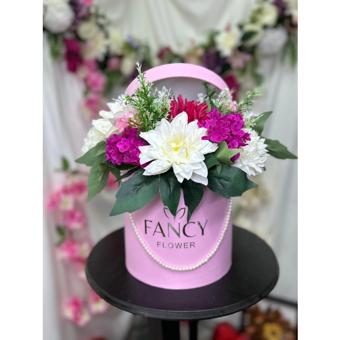 İnci Detaylı Pembe Kutu Aranjman