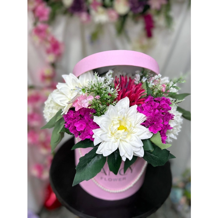 İnci Detaylı Pembe Kutu Aranjman