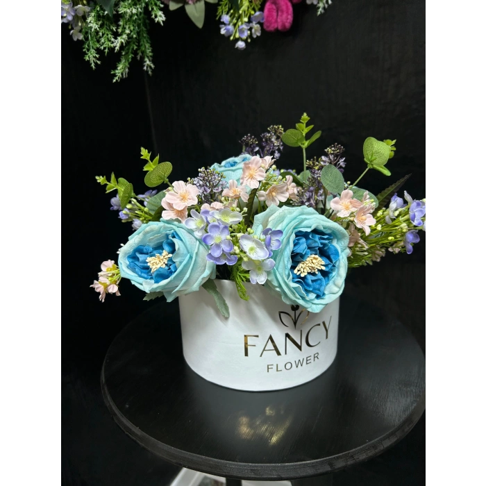 Islak Şakayık ve Yapay Bahar Çiçekli Kutu