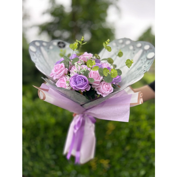 Kelebek Tasarım Kadife Gül Buketi