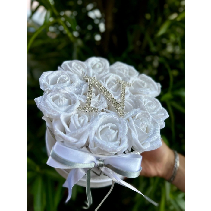 Kişiye Özel Harfli Simli Kadife Gül Kutusu