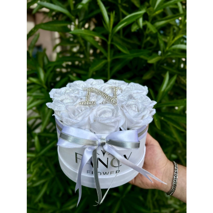 Kişiye Özel Harfli Simli Kadife Gül Kutusu