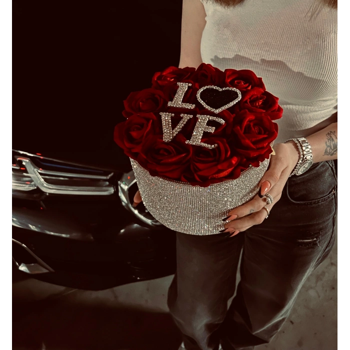 Kristal Kutuda Kadife Güller ve Kristal Love