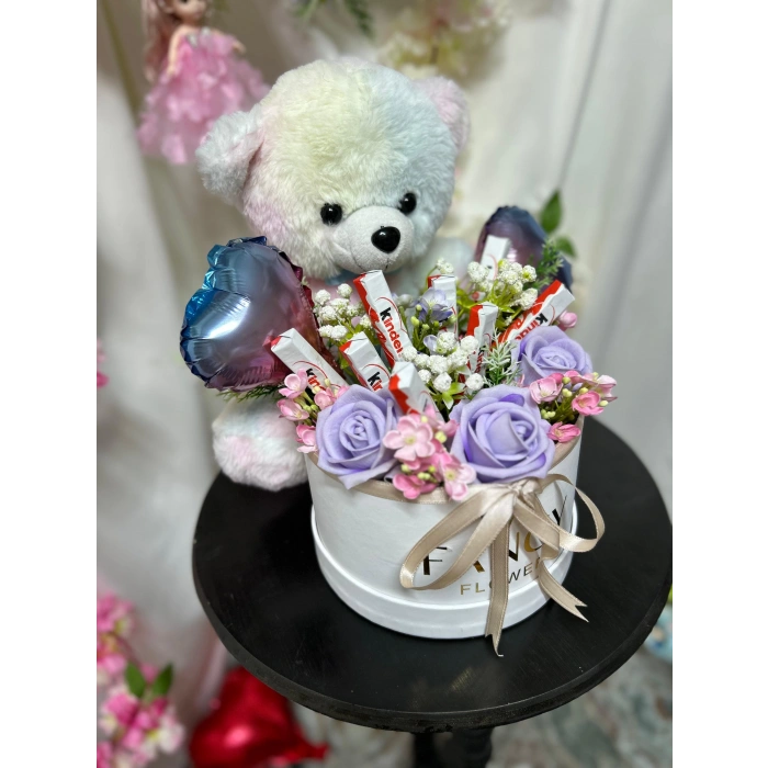 Peluş Ayıcıklı Kinder Stick & Çiçek Kutusu