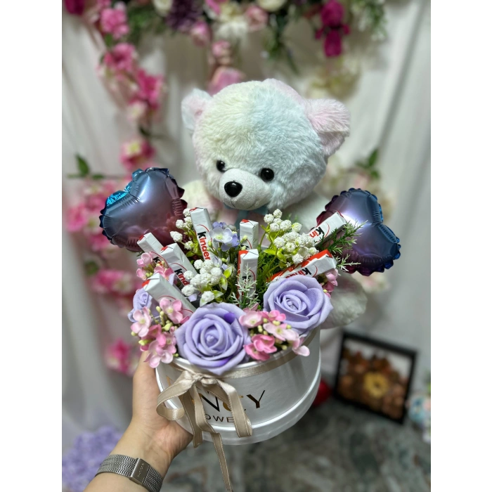 Peluş Ayıcıklı Kinder Stick & Çiçek Kutusu